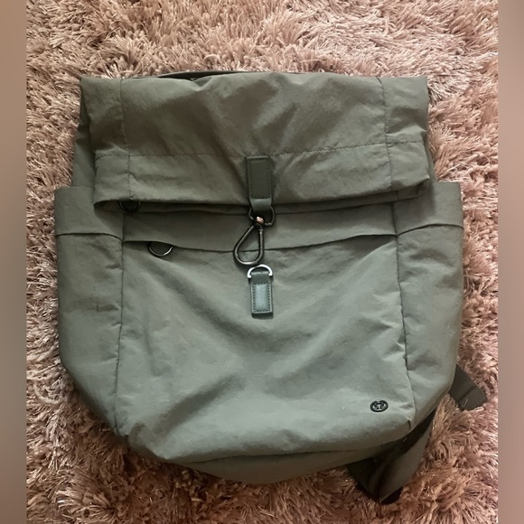 Lululemon Olive Cross Paths Rucksack *14L backpack - Picture 5 of 15